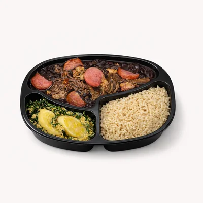 Feijoada com costela e farofa de couve e banana