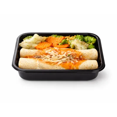 Panquecas de aveia recheadas com peito de frango e legumes