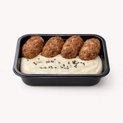 Kibe de carne com musseline de couve-flor