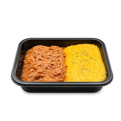 Carne ao molho de tomate com purê de moranga
